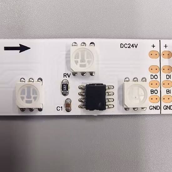高品質 5V 12V Spi プロトコル統合 IC カスタムデジタル LED ストリップ
